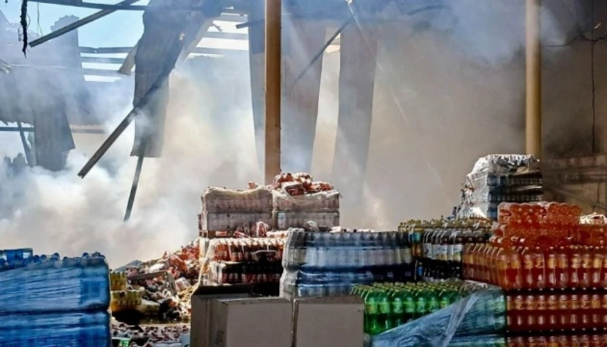 Пожежа на об'єктах логістичних компаній та магазину у Павлограді внаслідок російської атаки 6 серпня 2026 року
