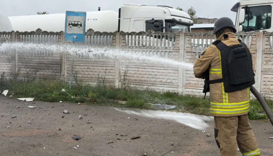 На трасі М-06 біля Звягеля 21 вересня пошкоджено дві АЗС — рух відновлено