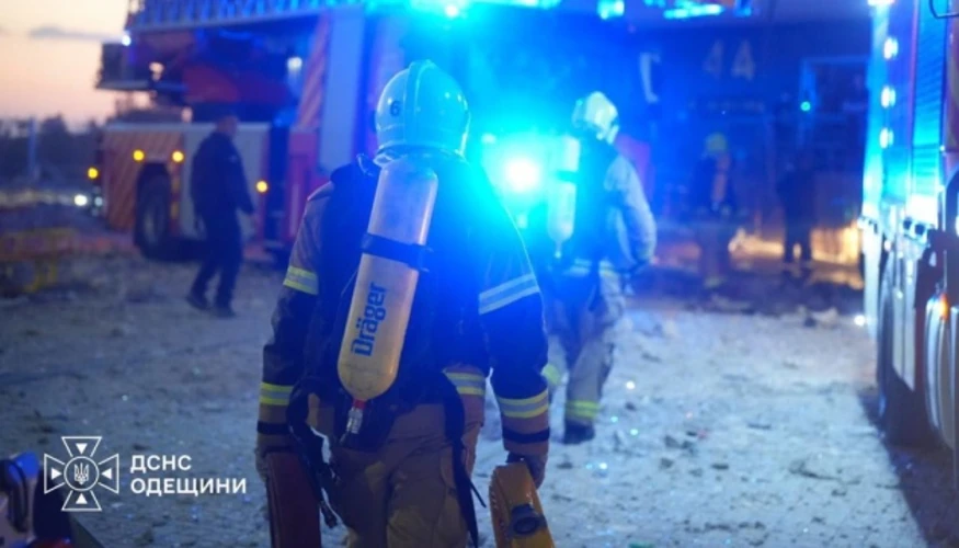 В Одесі рятувальники виявили тіло під завалами 25-поверхівки після удару РФ