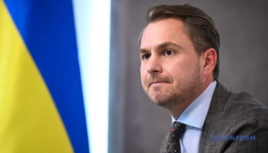 Кравченко підтвердив відрядження за кордоном: ключові деталі заяви