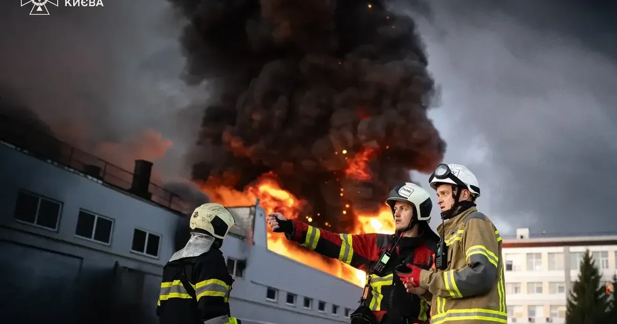 У Києві російські безпілотники знищили склад реквізиту «Кварталу 95»