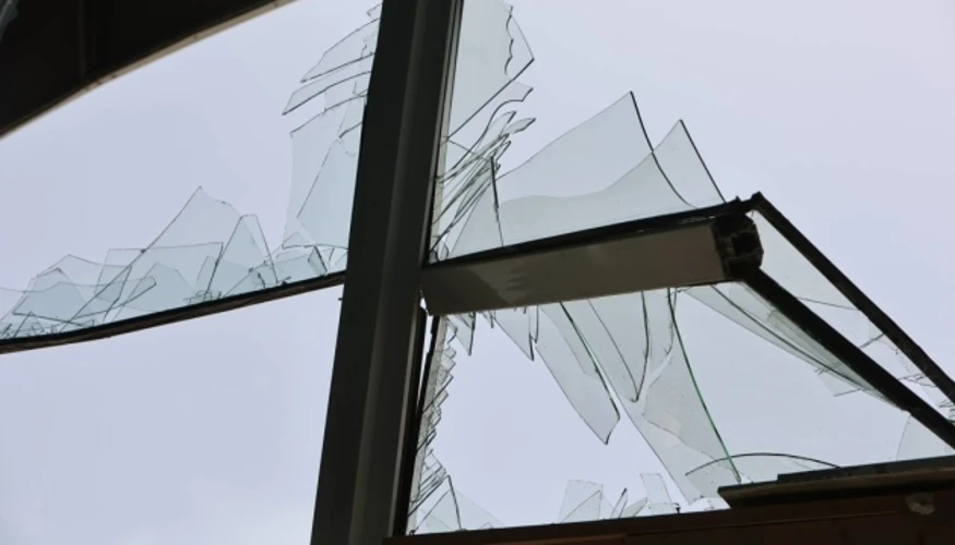 Удар по 25-поверхівці в Дарниці: чому затримується робота рятувальників