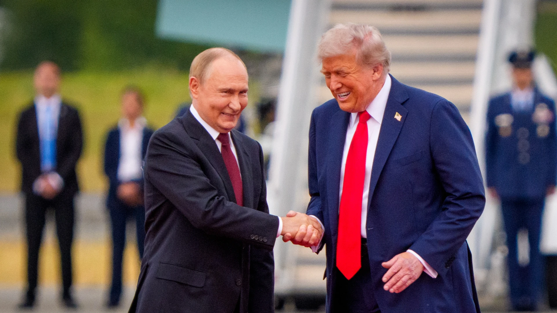 Ушаков озвучив позицію Кремля після розмови Путіна з Трампом