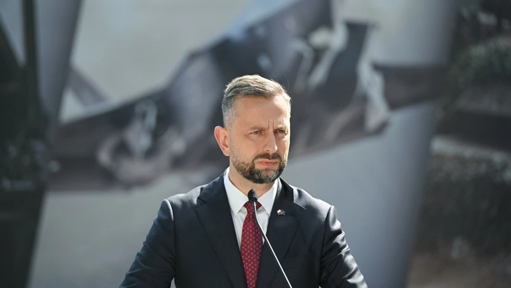 Польща спростувала інформацію про призупинення військової допомоги Україні